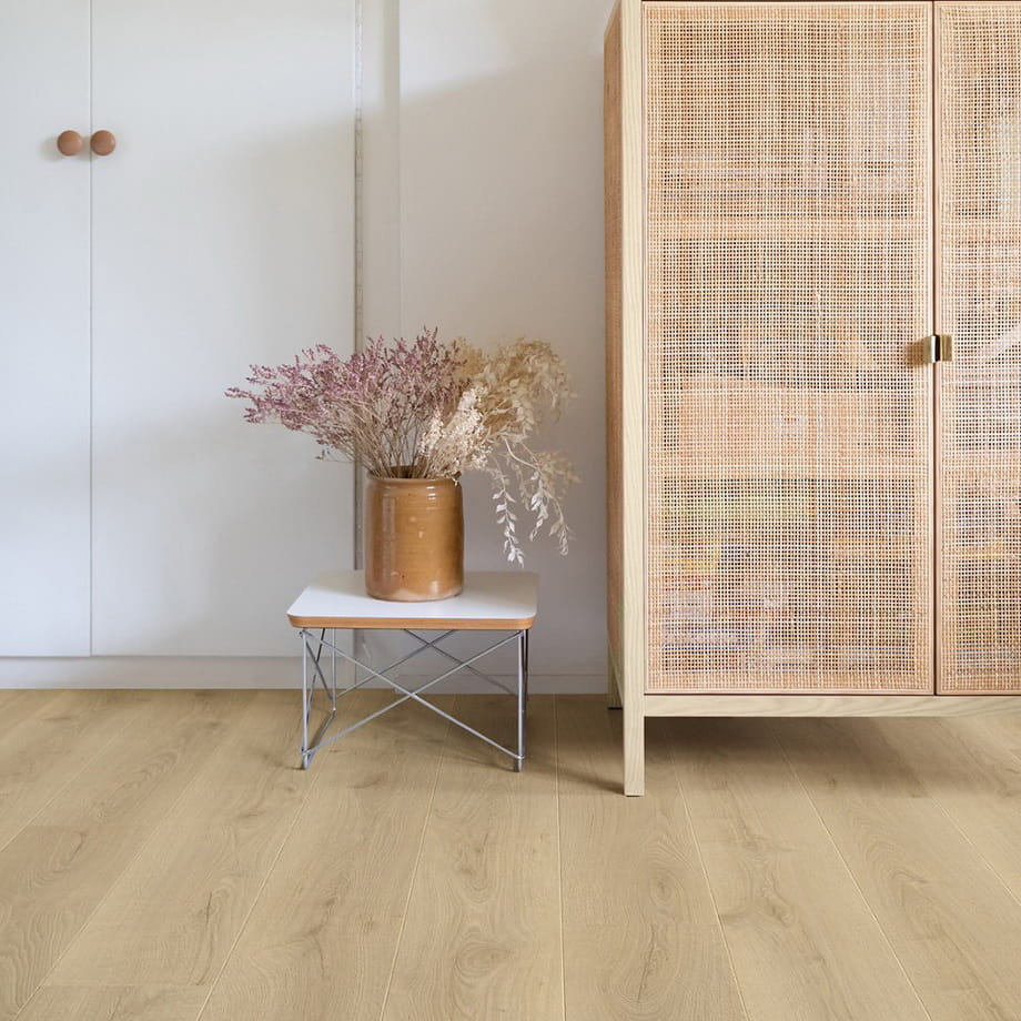 Ламинат Pergo Дуб Сити L1250-03868 Skara 12 pro в интерьере 2