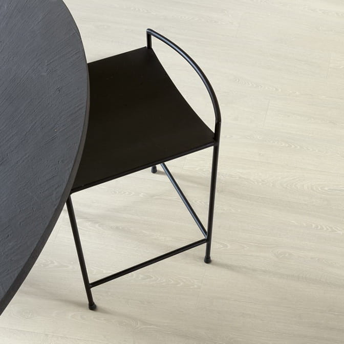 Ламинат Quick-Step Дуб Фантазийный белый IMU3559 Impressive Ultra в интерьере 2