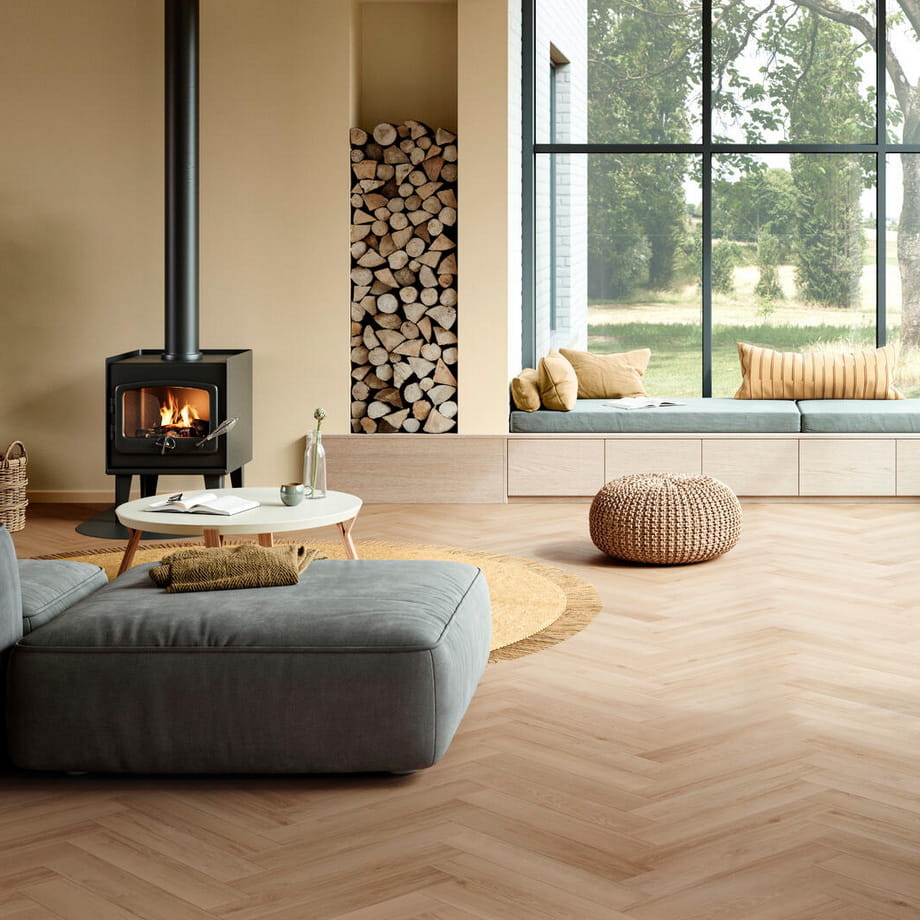 Виниловый пол BerryAlloc Orlando 60002264 Zenn Gluedown 55 Herringbone в интерьере