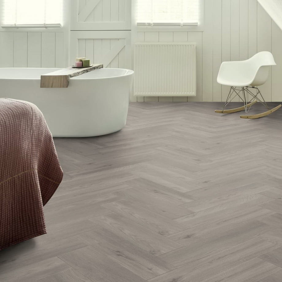 Кварцвинил Moduleo Galtymore Oak 86936 Roots 0.55 Herringbone в интерьере