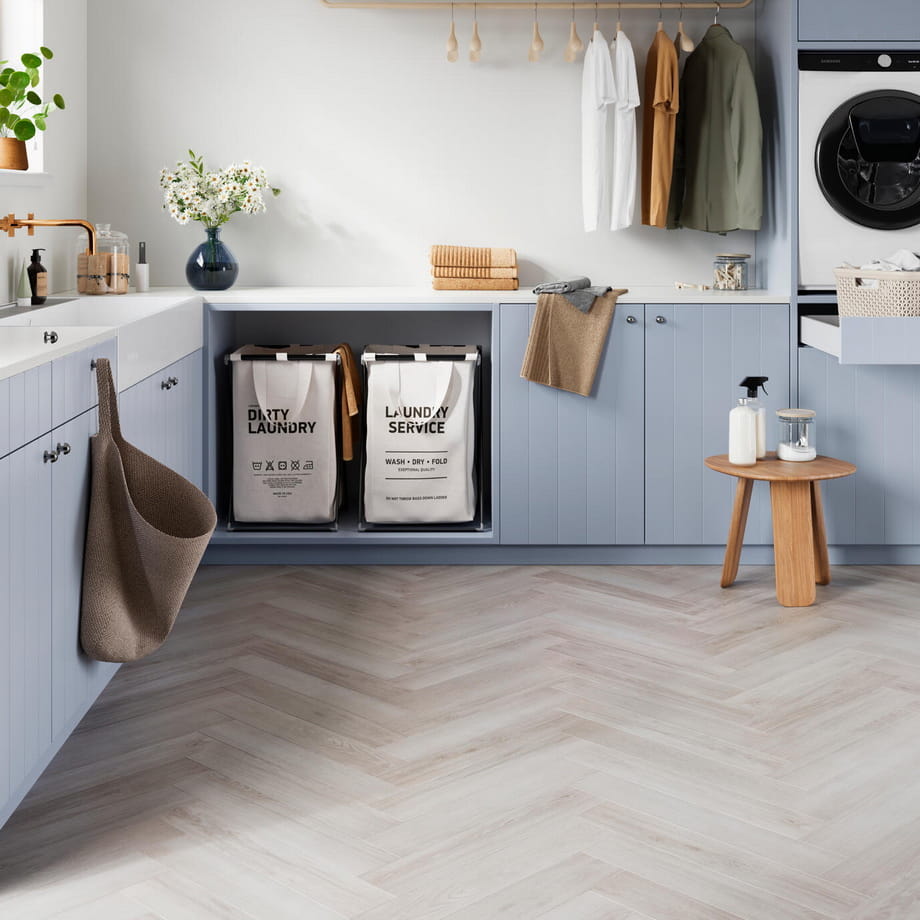 Виниловый пол BerryAlloc Oslo 60002265 Zenn Gluedown 55 Herringbone в интерьере