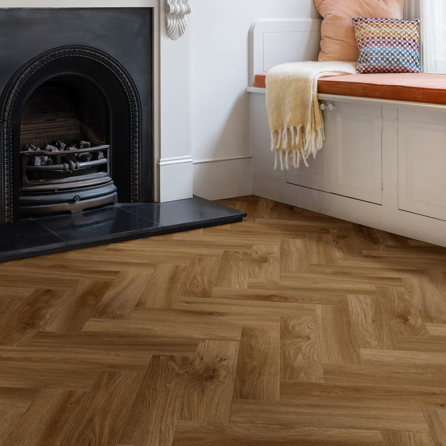Кварцвинил Moduleo Sierra Oak 58876 Roots 0.55 Herringboneв интерьере