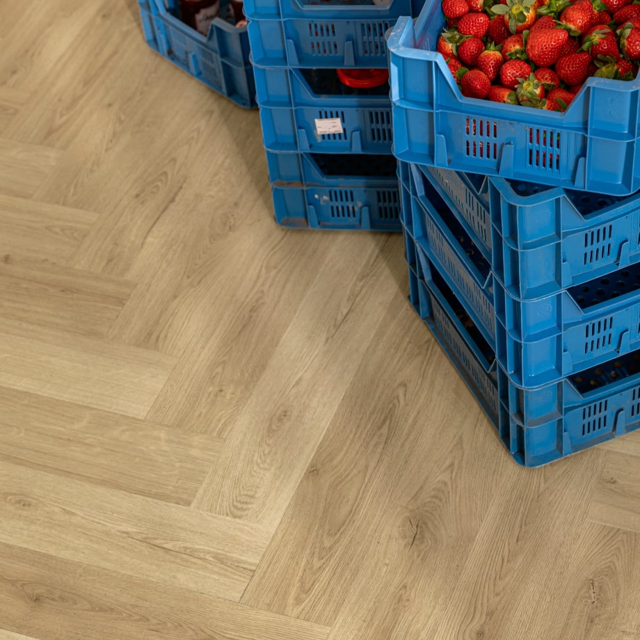 Кварц виниловый пол Quick-Step Alpha Vinyl Ciro AVHBU40362 Эко Беж в интерьере 7